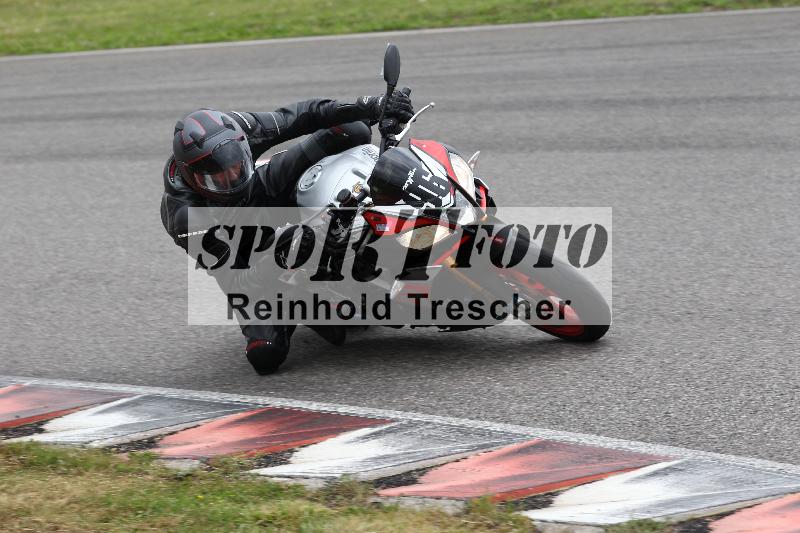Archiv-2022/13 25.04.2022 Plüss Moto Sport ADR/Freies Fahren/96